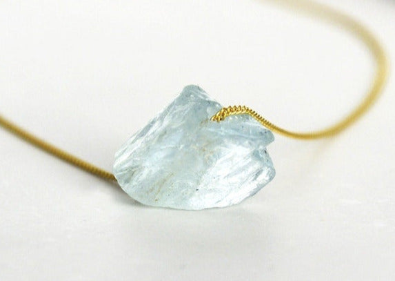 Aquamarine Necklace, March Birthstone Necklace, Raw Stone Aquamarine Necklace, Layering Necklace, Boho Necklace, Healing Crystals