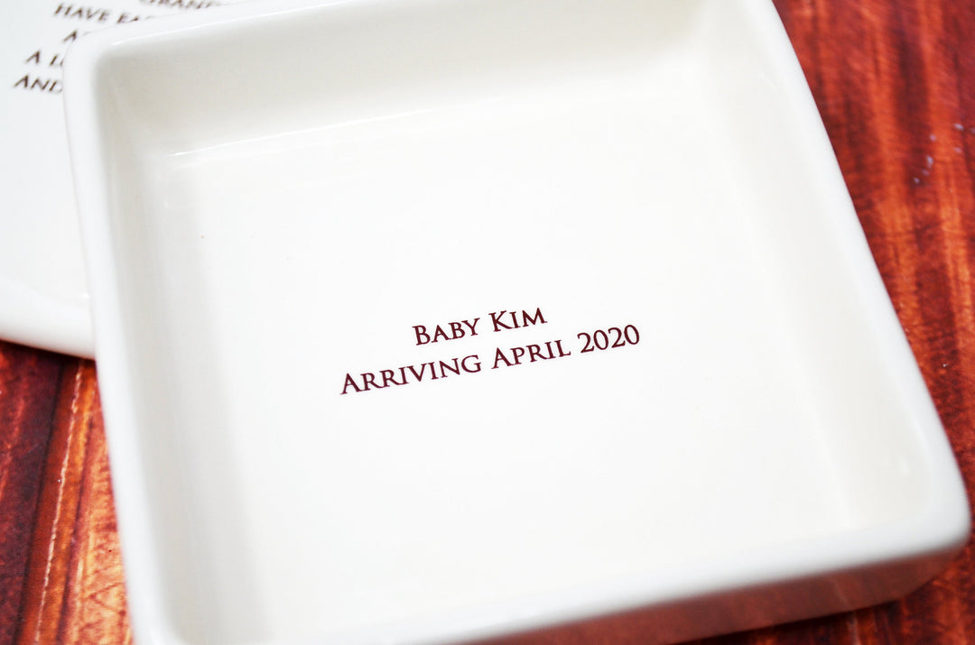 New Grandma Gift, Pregnancy Announcement, Soon-to-be Grandma Gift - Personalized Square Keepsake Box