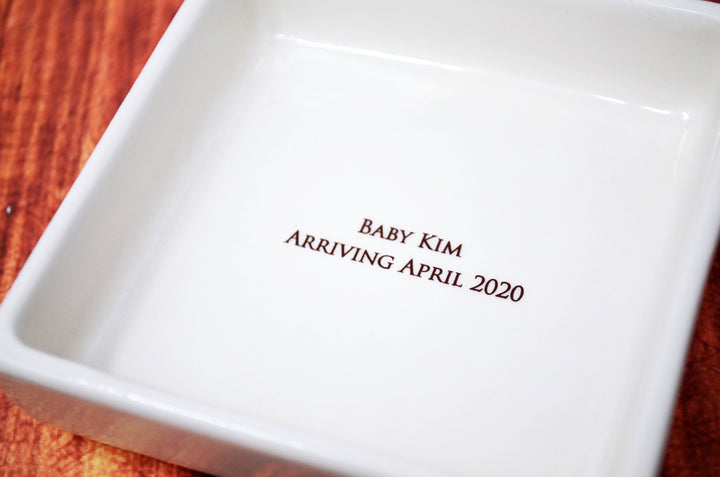 New Grandma Gift, Pregnancy Announcement, Soon-to-be Grandma Gift - Personalized Square Keepsake Box