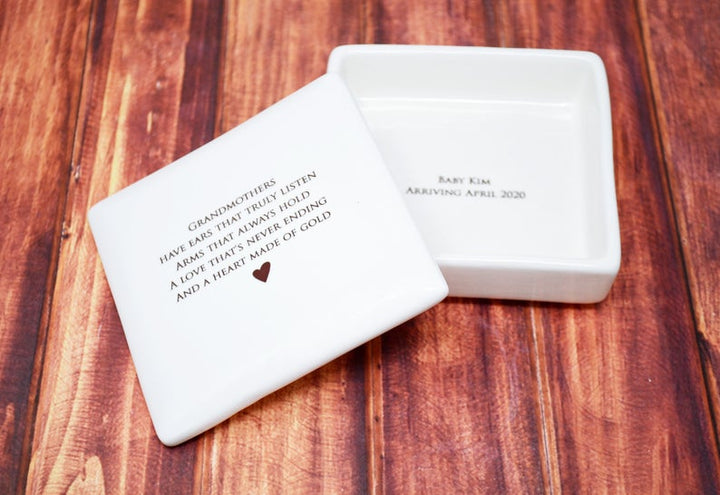 New Grandma Gift, Pregnancy Announcement, Soon-to-be Grandma Gift - Personalized Square Keepsake Box