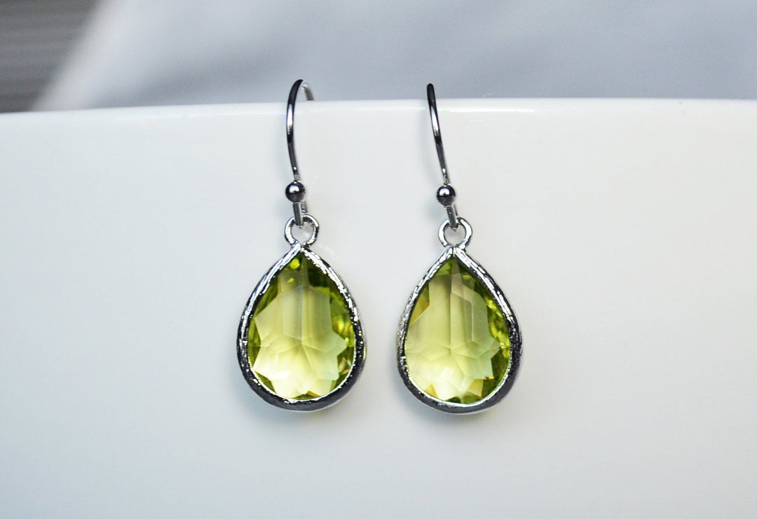Peridot earrings, August Birthstone Gift, August Birthstone earrings, Bridesmaid earrings, Peridot Birthday Gift for Her, Tear Drop Earrings