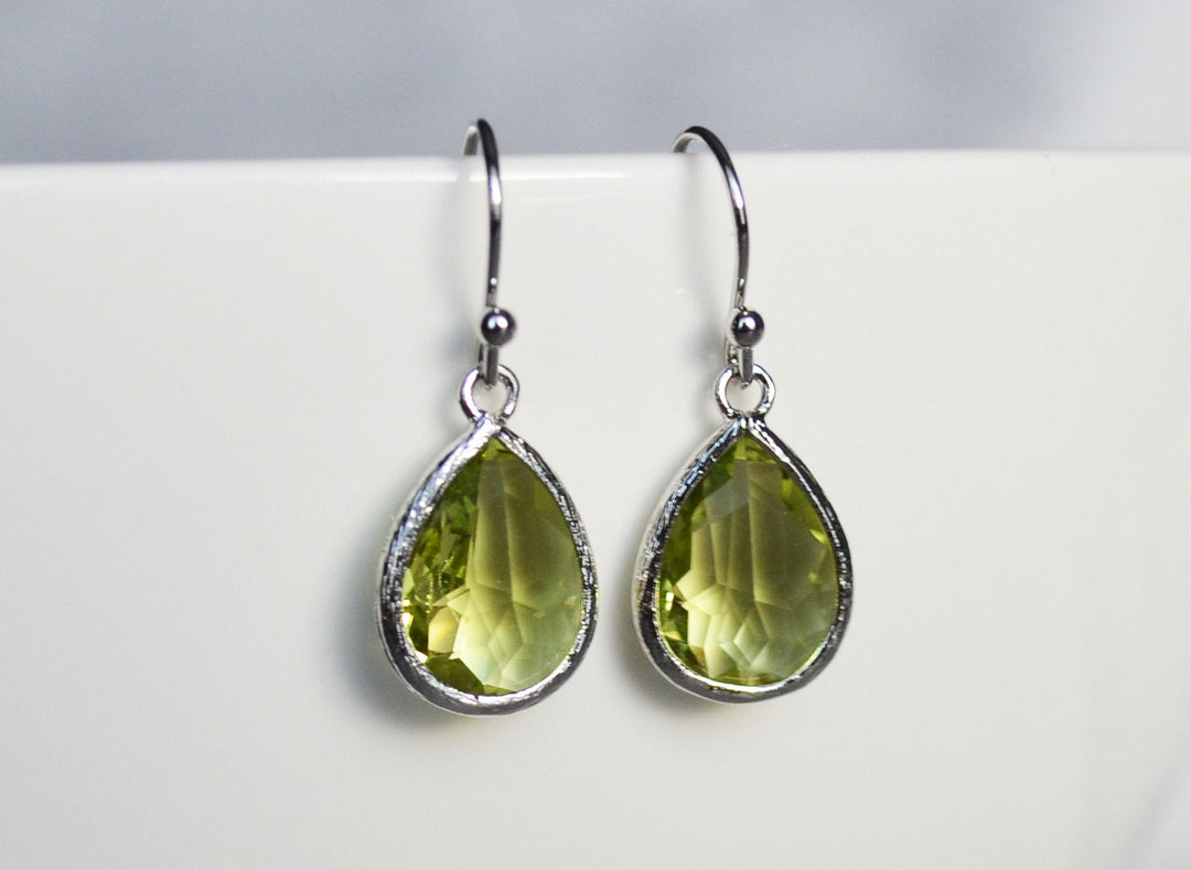 Peridot earrings, August Birthstone Gift, August Birthstone earrings, Bridesmaid earrings, Peridot Birthday Gift for Her, Tear Drop Earrings