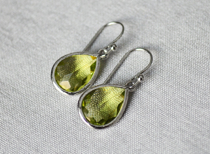 Peridot earrings, August Birthstone Gift, August Birthstone earrings, Bridesmaid earrings, Peridot Birthday Gift for Her, Tear Drop Earrings