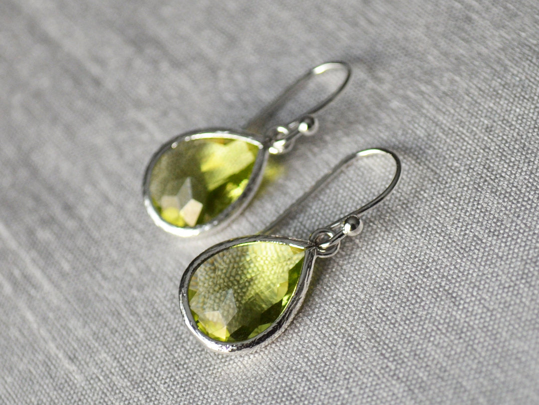 Peridot earrings, August Birthstone Gift, August Birthstone earrings, Bridesmaid earrings, Peridot Birthday Gift for Her, Tear Drop Earrings