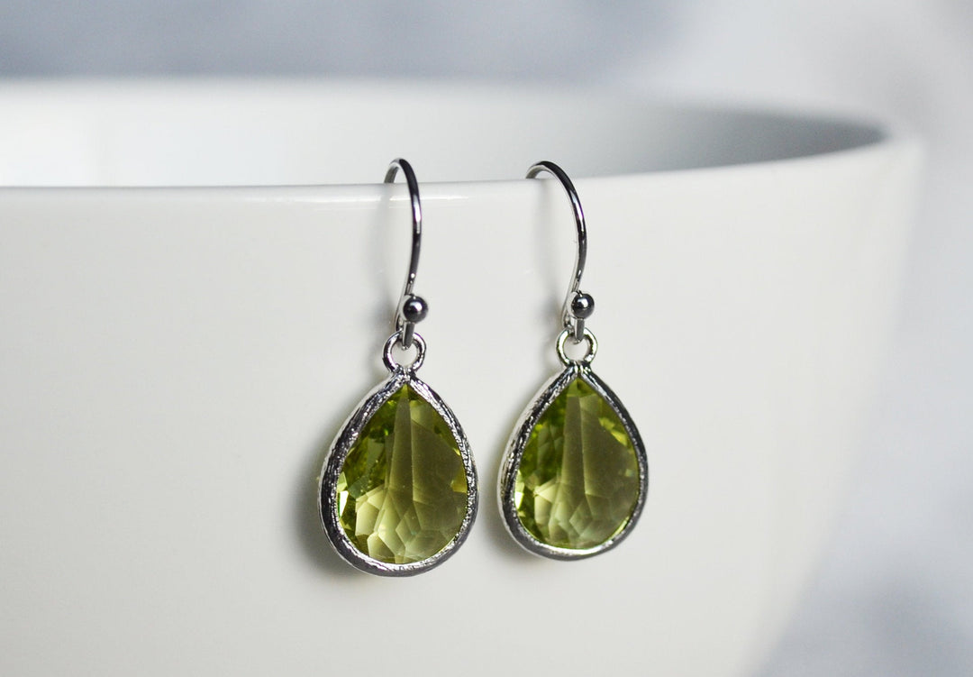 Peridot earrings, August Birthstone Gift, August Birthstone earrings, Bridesmaid earrings, Peridot Birthday Gift for Her, Tear Drop Earrings