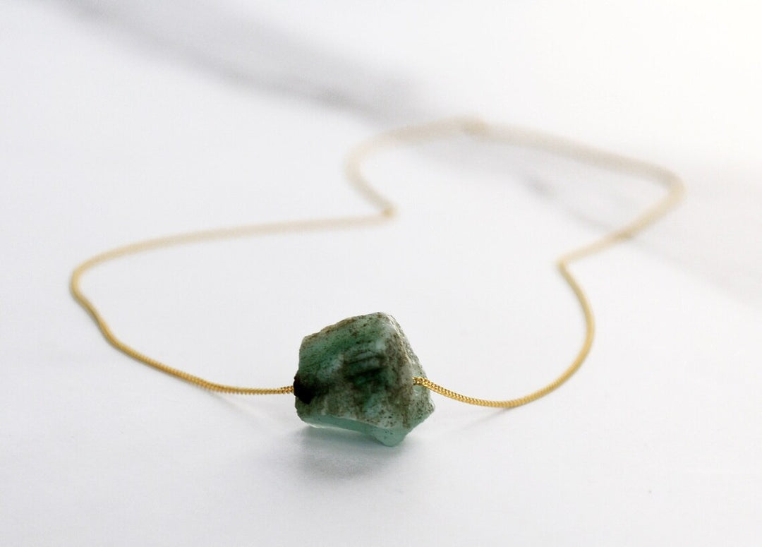 Raw Emerald Necklace, May Birthstone Necklace, Natural Stone Emerald Jewelry, Layering Necklace, Boho Necklace, Healing Crystals
