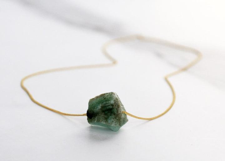 Raw Emerald Necklace, May Birthstone Necklace, Natural Stone Emerald Jewelry, Layering Necklace, Boho Necklace, Healing Crystals