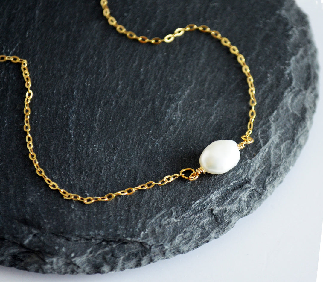 Fresh Water Pearl Necklace, June Birthstone Necklace, Bridesmaid Gift, Layering Necklace. Dainty Pearl Necklace, Wedding Necklace