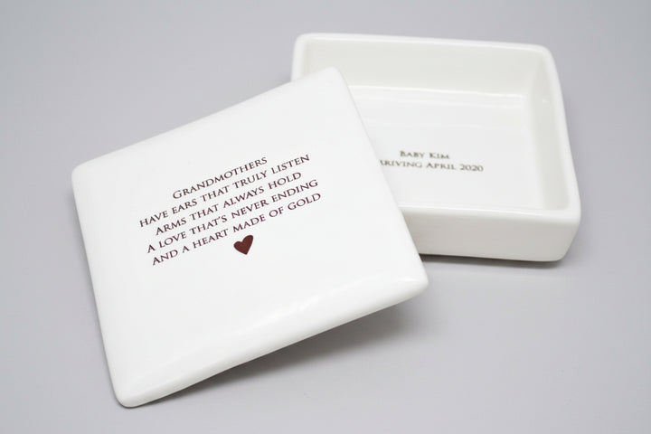 New Grandma Gift, Pregnancy Announcement, Soon-to-be Grandma Gift - Personalized Square Keepsake Box