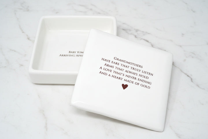 New Grandma Gift, Pregnancy Announcement, Soon-to-be Grandma Gift - Personalized Square Keepsake Box