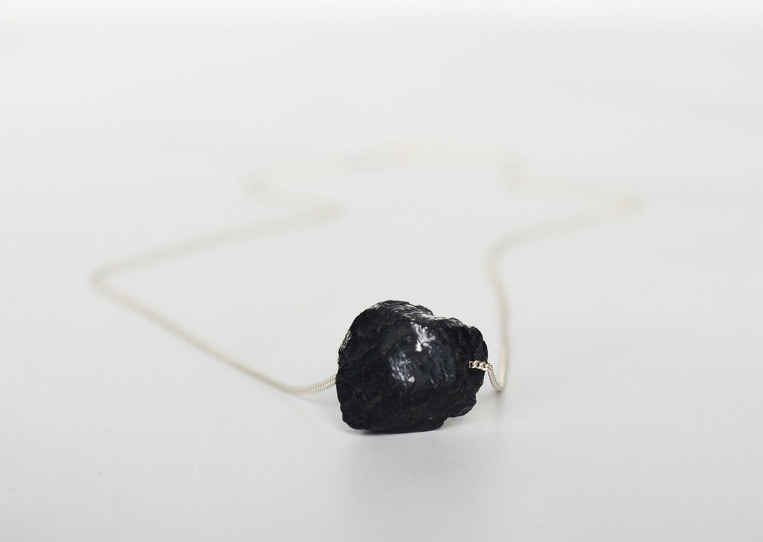 Black Tourmaline Necklace, Raw Black Tourmaline Stone Layering Necklace, Boho Necklace, Healing Crystal Necklace, Birthday Gift