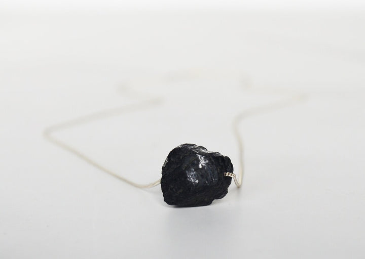Black Tourmaline Necklace, Raw Black Tourmaline Stone Layering Necklace, Boho Necklace, Healing Crystal Necklace, Birthday Gift