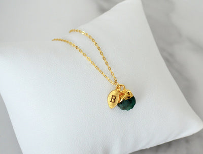 Dainty Emerald Raw Birthstone Necklace, May Birthstone Necklace, Bridesmaid Gift, Layering Necklace. Gift for Mom