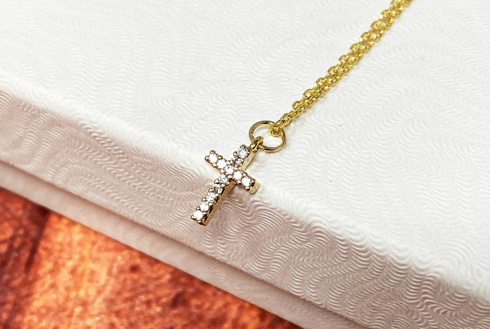 Amazon.com: Tiny 18K Gold Cross Necklace for Girls Heart A Initial Necklace  Letter Stainless Steel Pendant Jewelry Christmas Birthday Gifts for Women  A: Clothing, Shoes & Jewelry