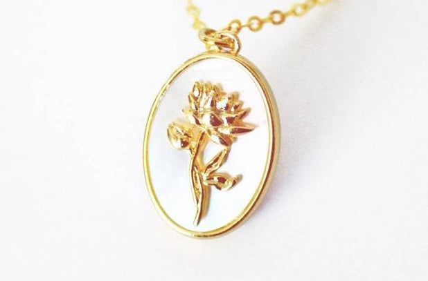 July Birth Flower Necklace, Water Lily Birth Month Flower Necklace, Mom Necklace, Personalized Layering Necklace, Push Present