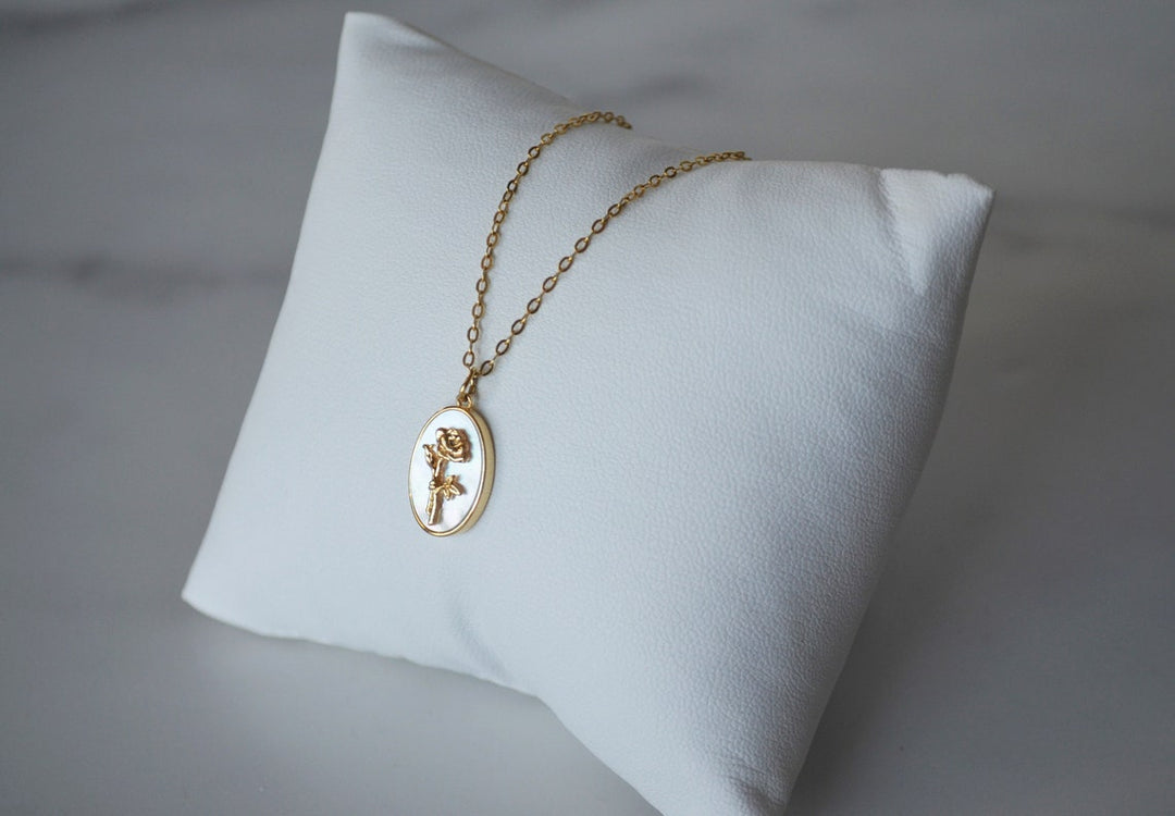 June Birth Flower Necklace, Rose Birth Month Flower Necklace, Mom Necklace, Personalized Layering Necklace, Push Present