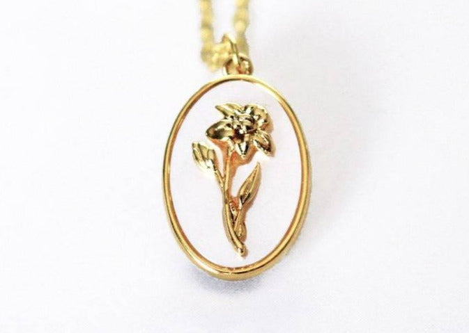 March Birth Flower Necklace, Pearl Daffodil Birth Month Flower Necklace, Mom Necklace, Personalized Layering Necklace, Push Present