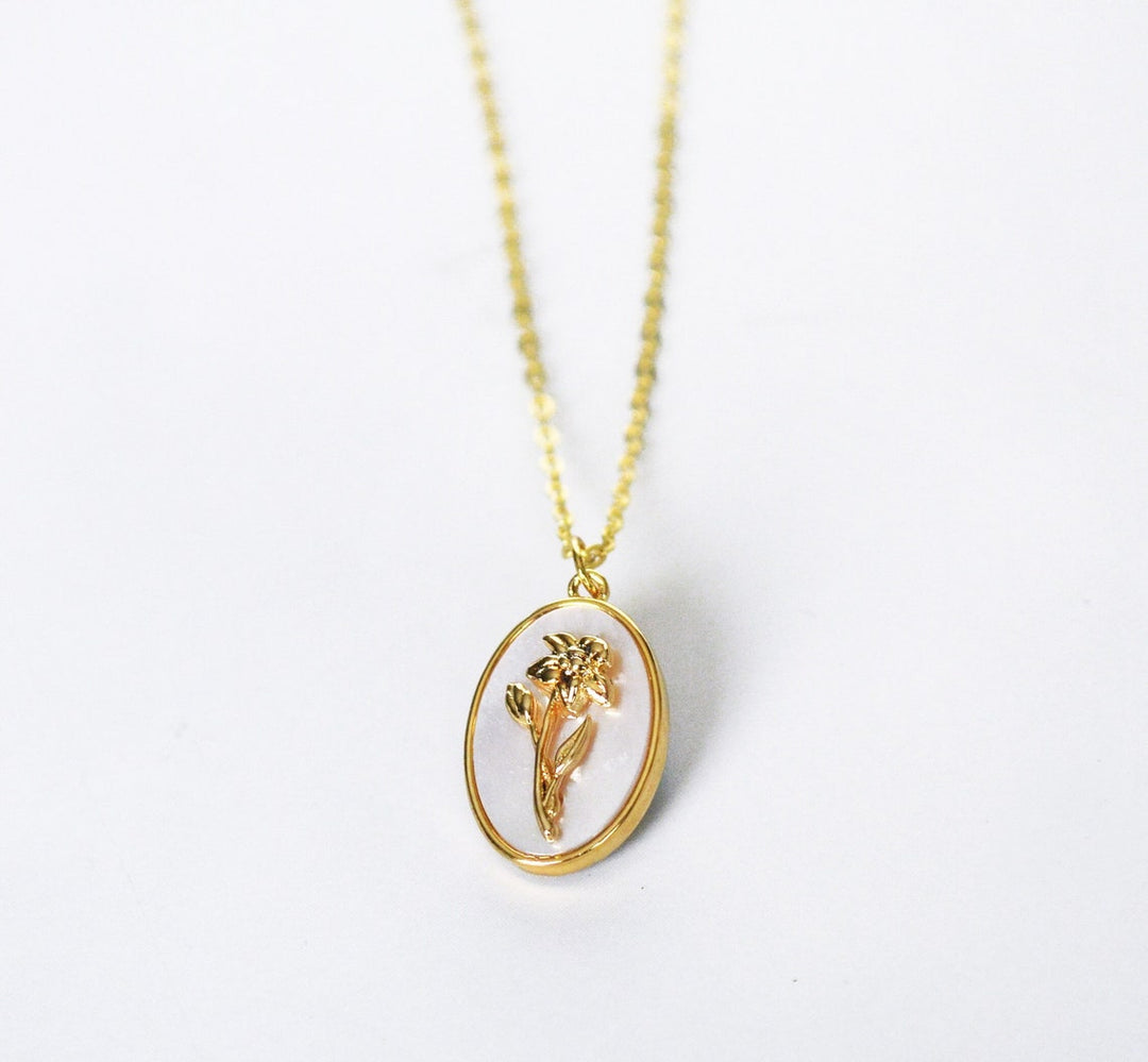 March Birth Flower Necklace, Pearl Daffodil Birth Month Flower Necklace, Mom Necklace, Personalized Layering Necklace, Push Present