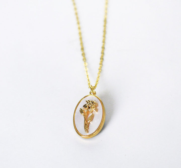 March Birth Flower Necklace, Pearl Daffodil Birth Month Flower Necklace, Mom Necklace, Personalized Layering Necklace, Push Present