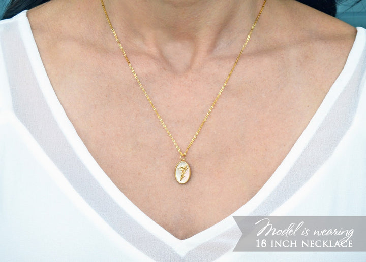 March Birth Flower Necklace, Pearl Daffodil Birth Month Flower Necklace, Mom Necklace, Personalized Layering Necklace, Push Present
