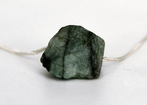 Raw Emerald Necklace, May Birthstone Necklace, Natural Stone Emerald Jewelry, Layering Necklace, Boho Necklace, Healing Crystals