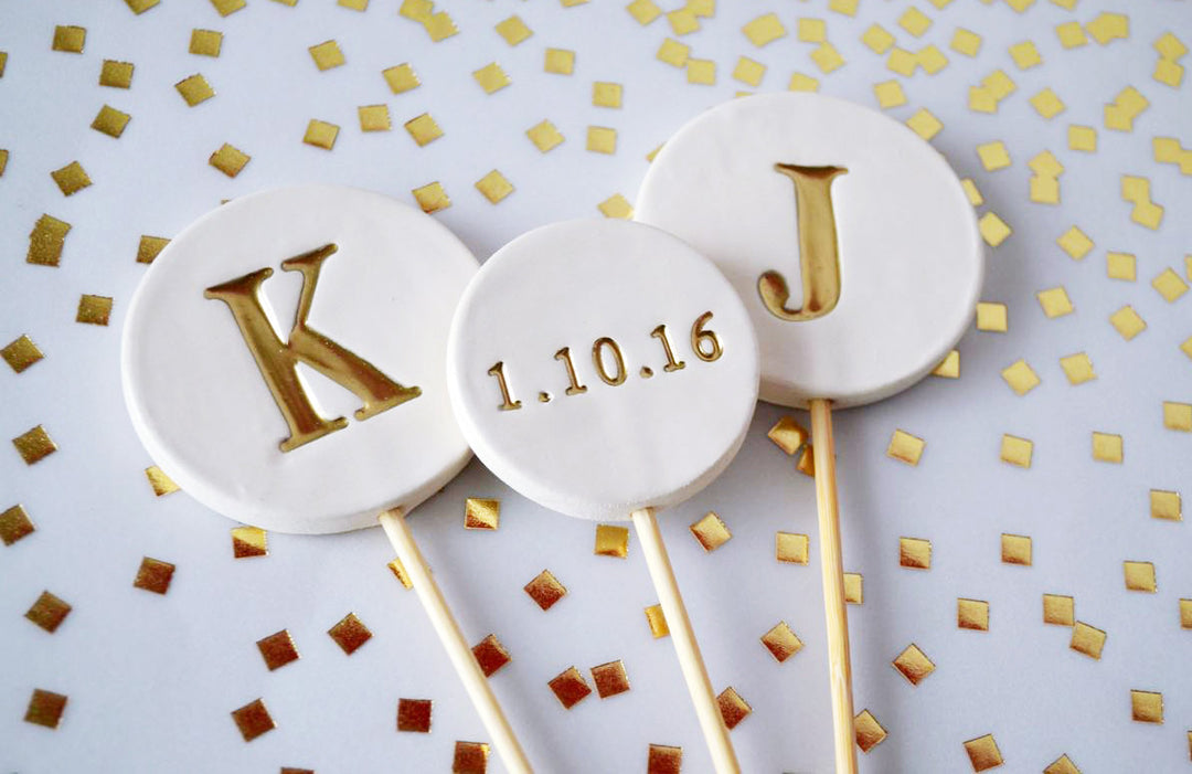 Wedding Cake Topper - PERSONALIZED Modern Circle with Initials and Wedding Date