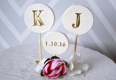 Wedding Cake Topper - PERSONALIZED Modern Circle with Initials and Wedding Date
