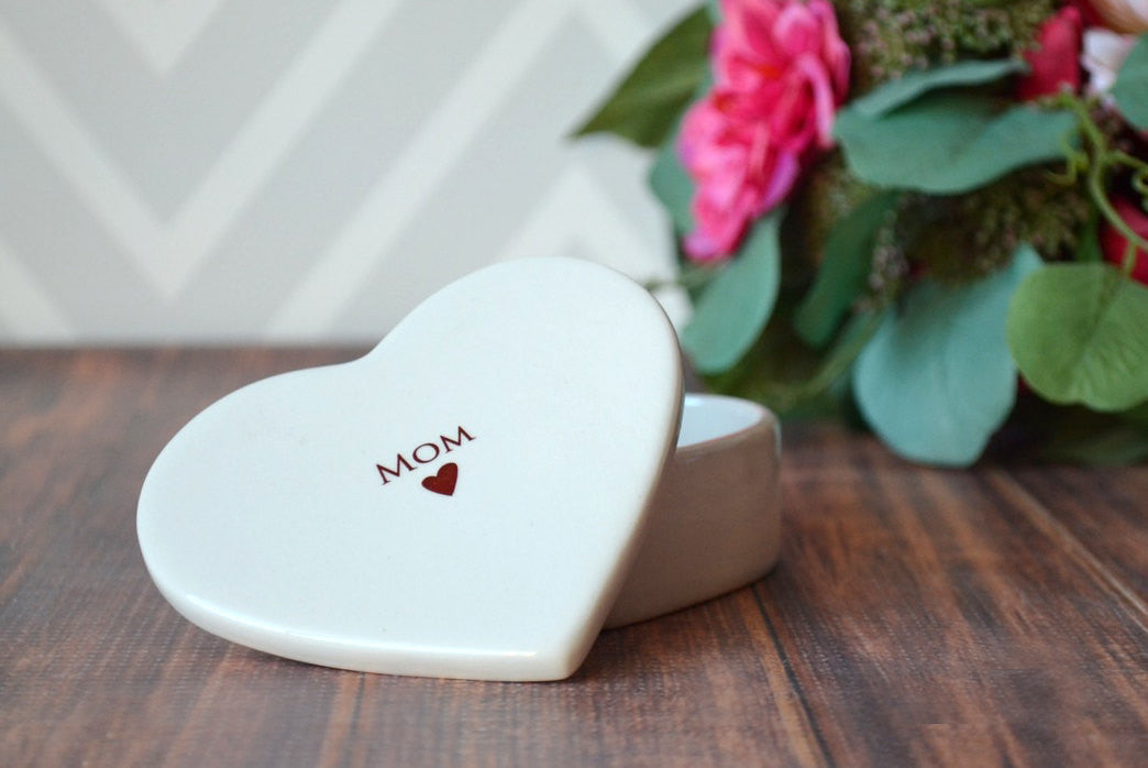 MOM Heart Keepsake Box- Mom Gift - ADD CUSTOM TEXT