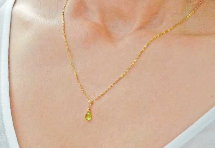 Dainty Peridot Necklace, August Birthstone Necklace, Wife Gift, Bridesmaid Gift, Genuine Semi Precious Peridot Stone, Mom Gift