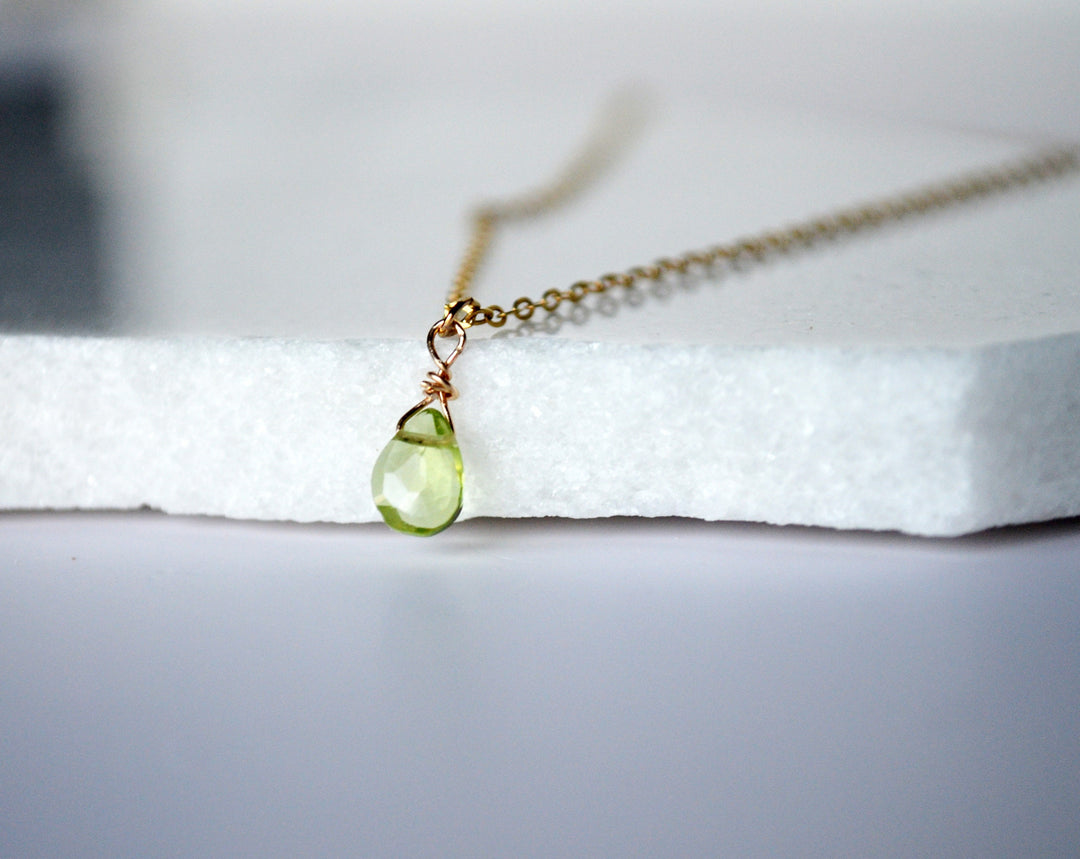 Dainty Peridot Necklace, August Birthstone Necklace, Wife Gift, Bridesmaid Gift, Genuine Semi Precious Peridot Stone, Mom Gift