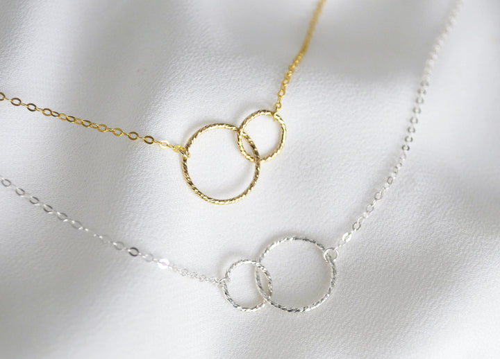 Eternity Circle Necklace, Infinity Necklace, Minimalist necklace, Interlocking Circles, Best Friend Gift, Mom Necklace