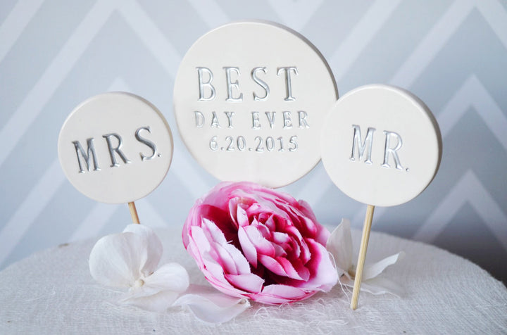 PERSONALIZED Round Best Day Ever Wedding Cake Topper with Mr. and Mrs. Toppers