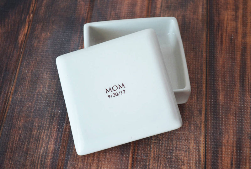Personalized MOM Square Keepsake Box with Wedding Date