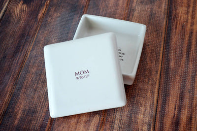 Personalized MOM Square Keepsake Box with Wedding Date